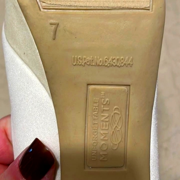 Stilletos - Picture 4 of 5